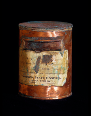 Illustration for article titled Surprisingly beautiful photographs of decaying cans of human remains
